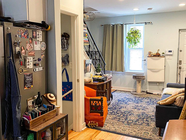 1247 N Dover St — Photo 22