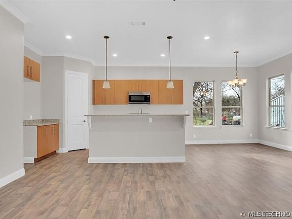 4th image of 429 3rd Ave SE