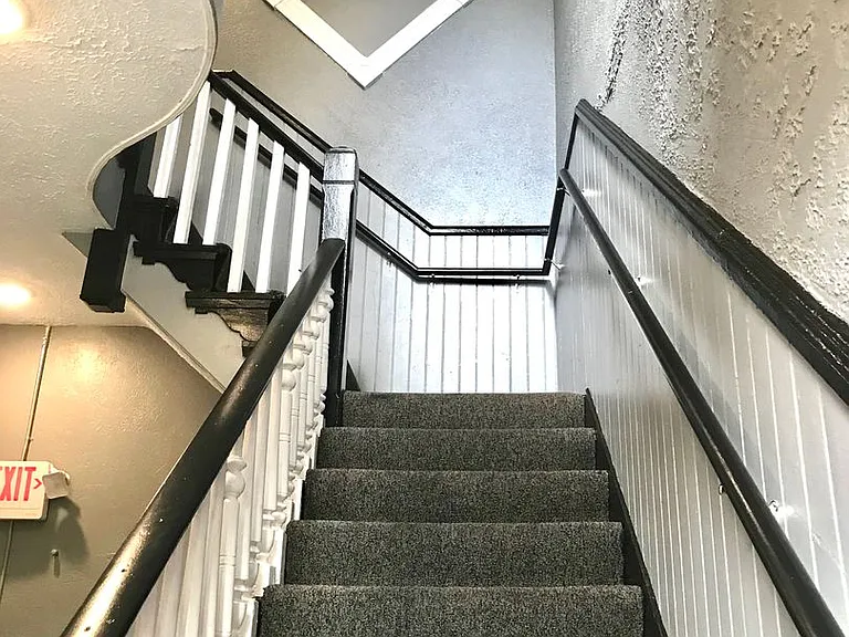 Walnut St. Apartments — Photo 19