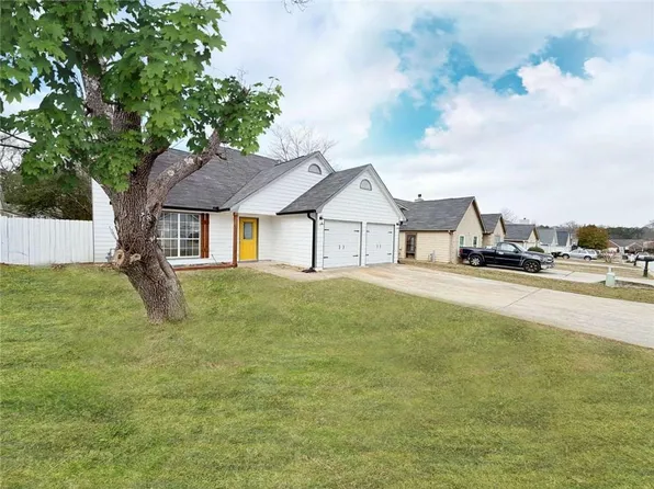 5953 Farmbrook Ln, Rex, GA 30273