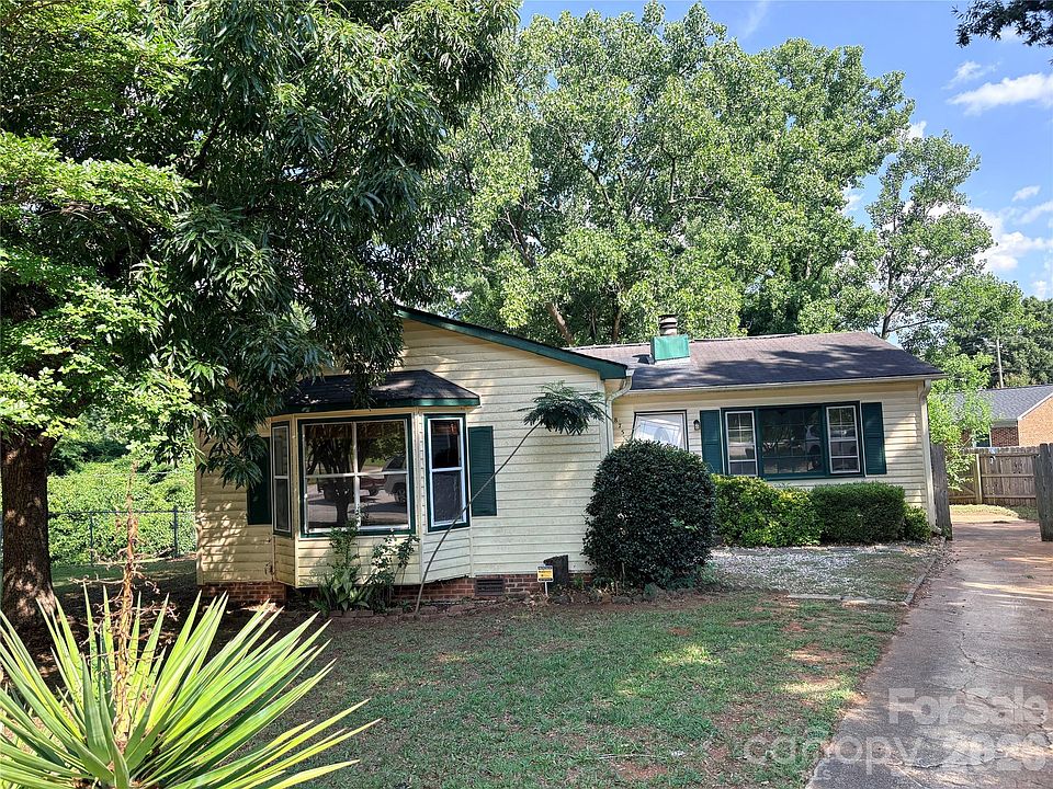 1st image of 875 Rolling Green Dr
