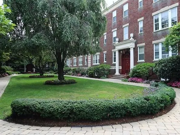 59 Babcock St #A3, Brookline, MA 02446