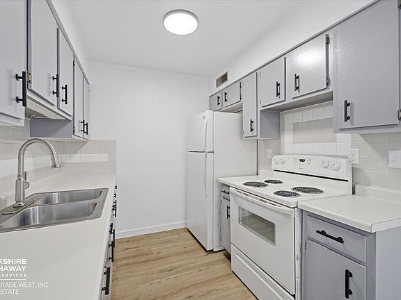 2nd image of 1805 16th St
