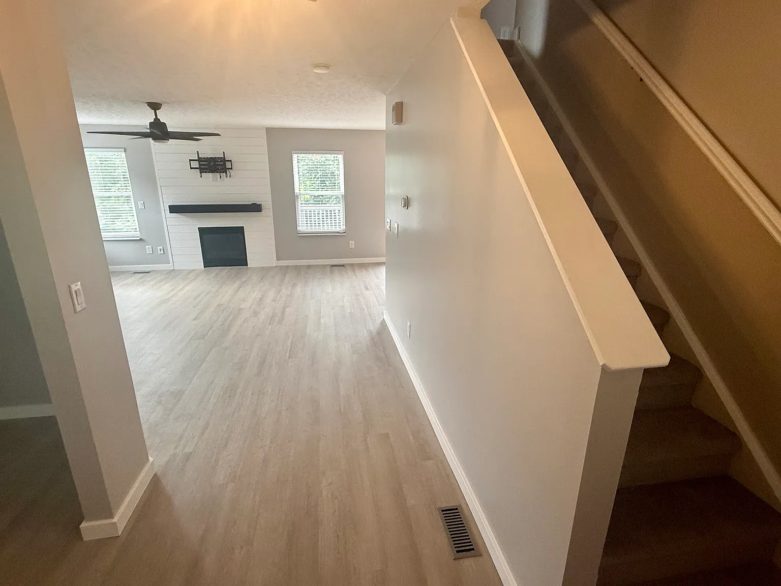3 bed, 2.5 bath, 1567 sqft, $2,400 — Photo 2