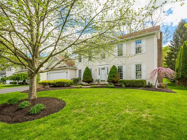 28 Woodworth St, Victor, NY 14564