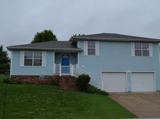 1400 Hearrell St, Neosho, MO 64850