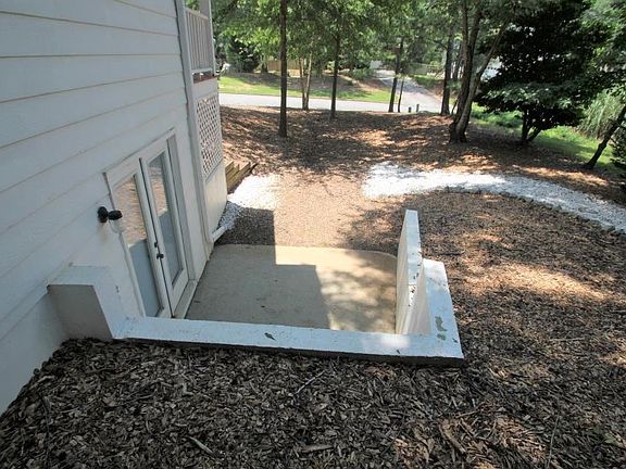 3rd image of 2950 Riverbend Dr