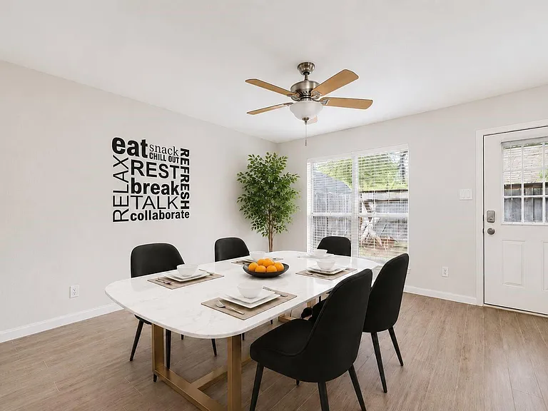 1653 W Sam Houston Pkwy S — Photo 5