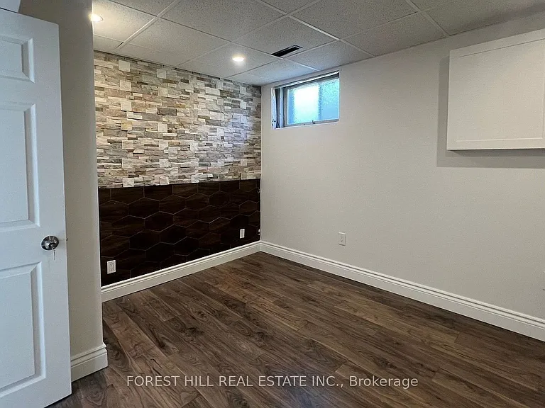 18 Boulding Dr #LOWER — Photo 13
