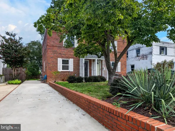 851 S Ivy St, Arlington, VA 22204