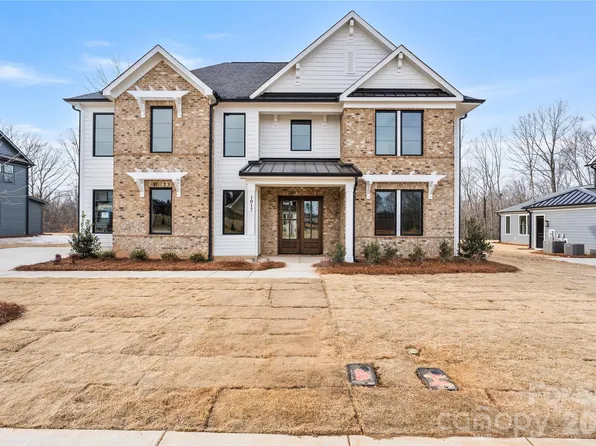 1017 Courtney Ln #16, Waxhaw, NC 28173