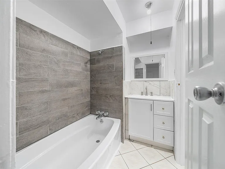 9436 Neuens Rd #9436 — Photo 10