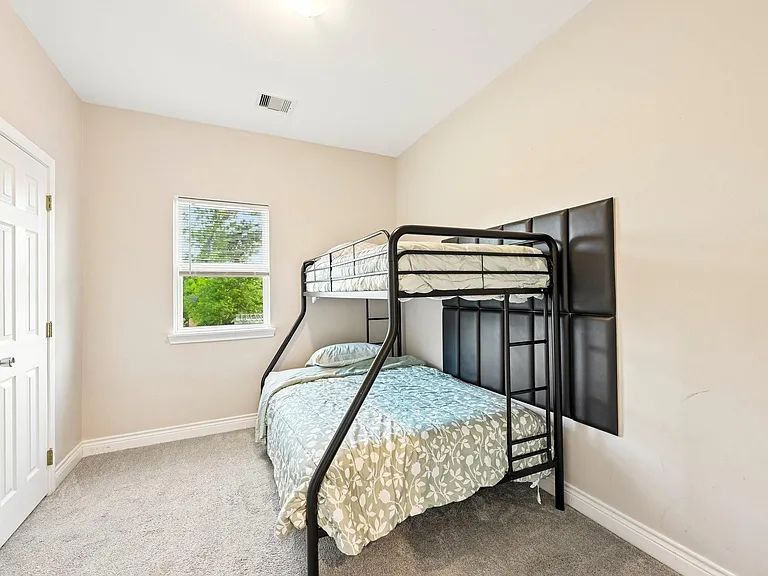 210 Garrotsville St — Photo 25