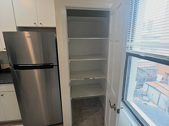 2nd image of 110 Hawthorne Ave Floor 2