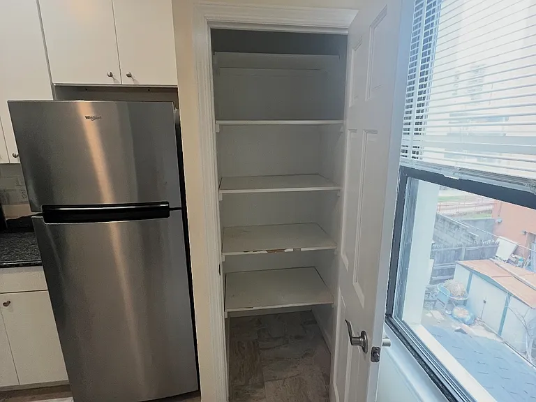 110 Hawthorne Ave #2 — Photo 2