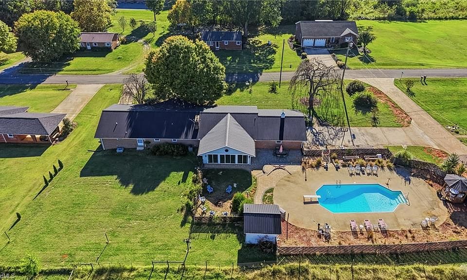 1st image of 186 Tyro Heights Rd