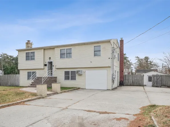 18 Roosevelt, Brentwood, NY 11717