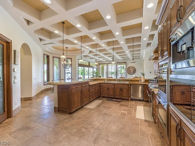 2780 El Camino Rd — Photo 35