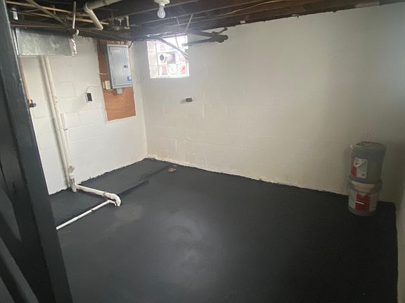 4th image of 1745 E Livingston Ave