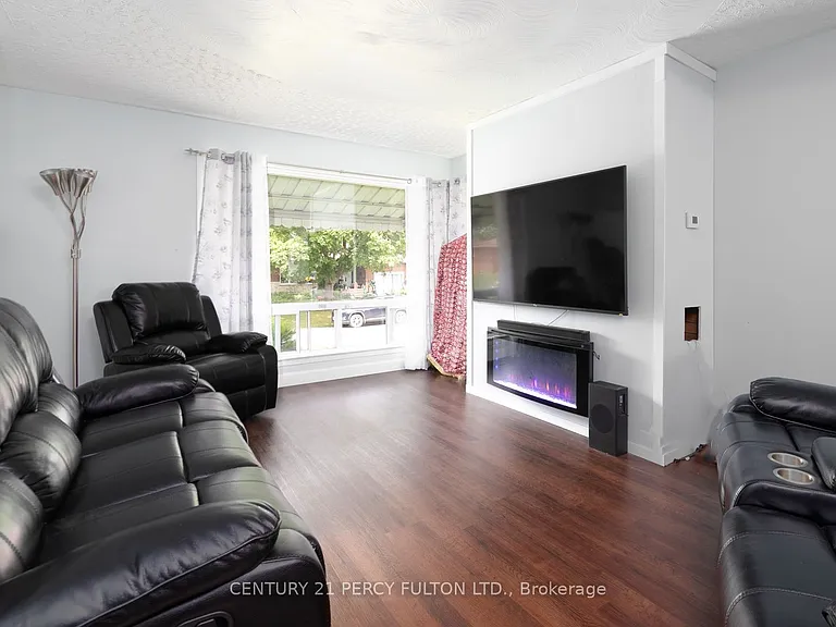 12 Northwood Cres — Photo 6