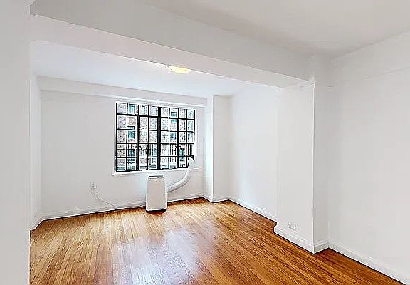 3rd image of 304 E 41st St APT 1101A