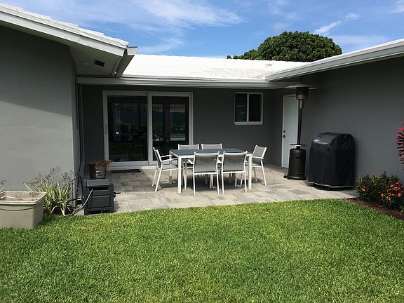 4th image of 2105 NE 44th St