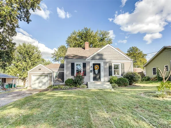 310 Roosevelt St, Lebanon, IL 62254