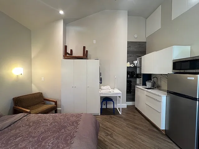 657 Balboa Way #B — Photo 6