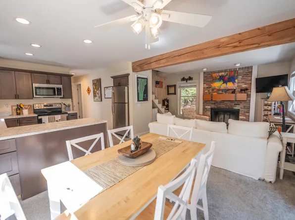 33 High Top Road, Wilmington, VT 05363