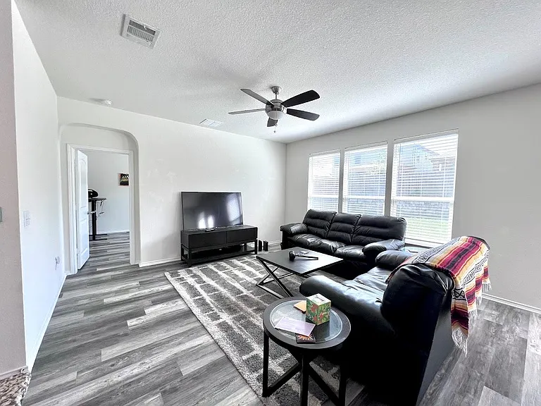 7900 Crystalbrook W — Photo 20