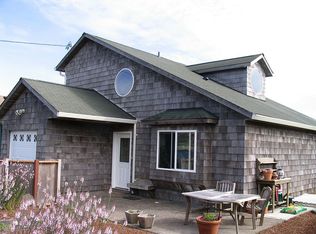 1713 NW Canal St, Waldport, OR 97394