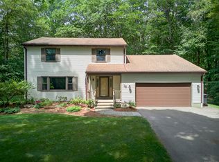 16 Eagle Ridge Dr, Gales Ferry, CT 06335