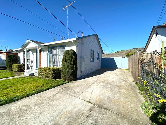 3rd image of 204 S Cragmont Ave