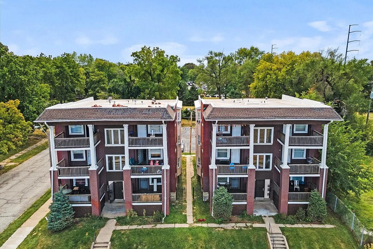 1121 E 28th Street Kansas City, MO 64109 — Photo 3