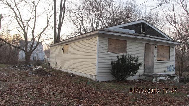 2nd image of 19431 Vaughan St