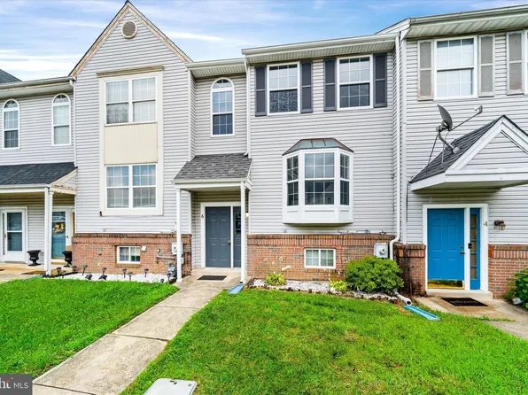 6 Auckland Dr, Newark, DE 19702
