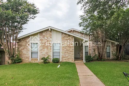 2609 Renwick Dr Photo 1