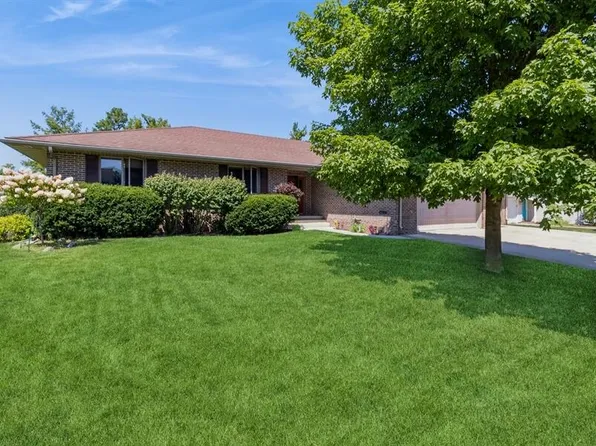615 Crystal St, Ames, IA 50010