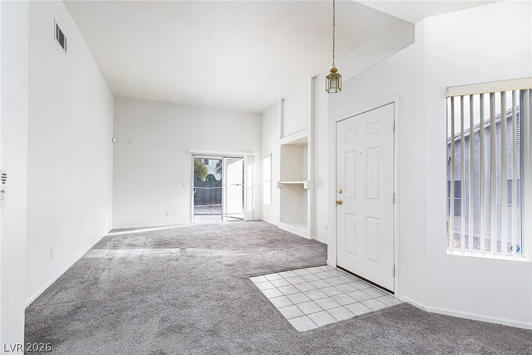 3 bed, 2.0 bath, 1252 sqft, $1,895 — Photo 4