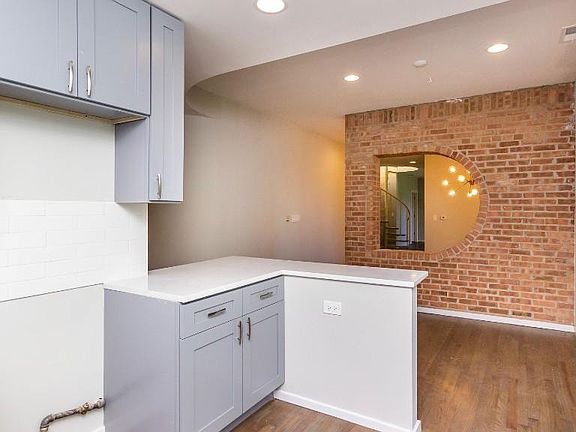 5th image of 825 S Oakley Blvd #3