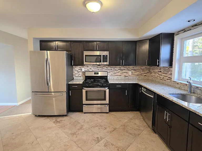 75 Gibson Ave #2 — Photo 8