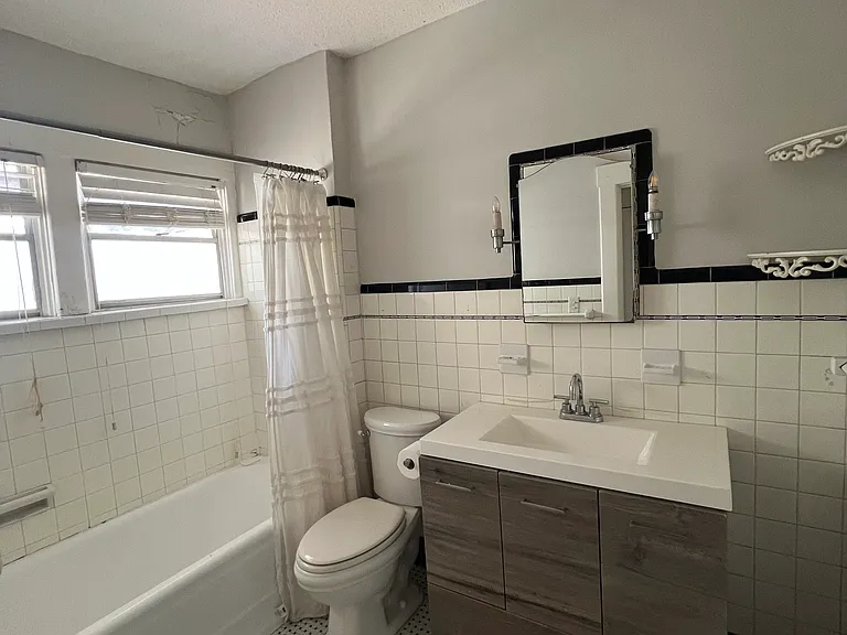 1640 Aberdeen St — Photo 3