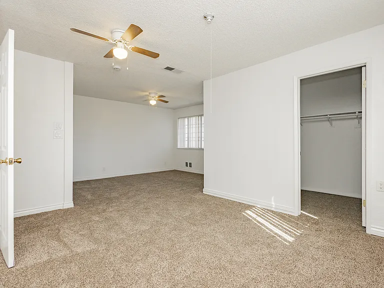 3969 Manford Cir — Photo 58
