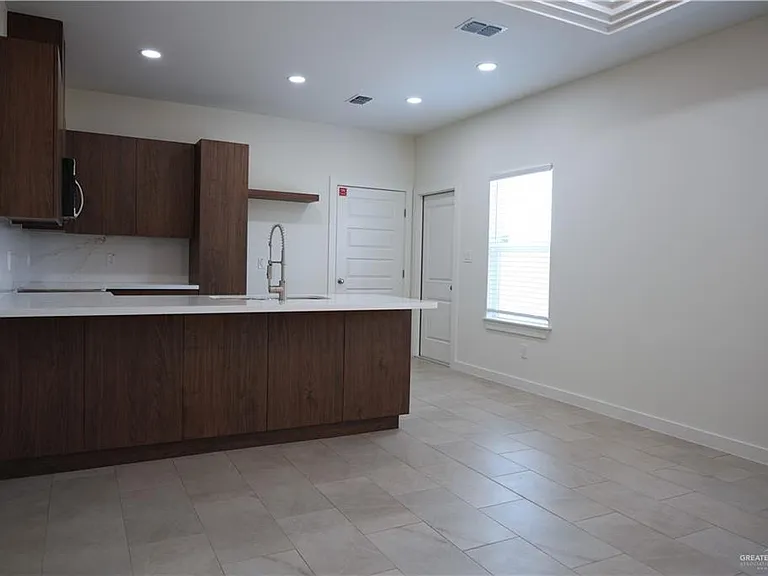 1200 S Woodland Dr #3 — Photo 2