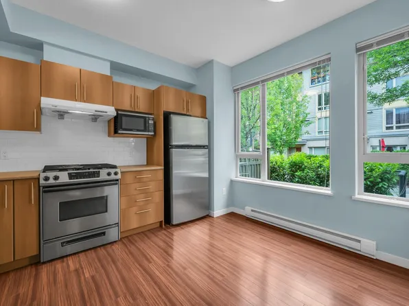 9229 University Cres #51, Burnaby, BC V5A 4Z2