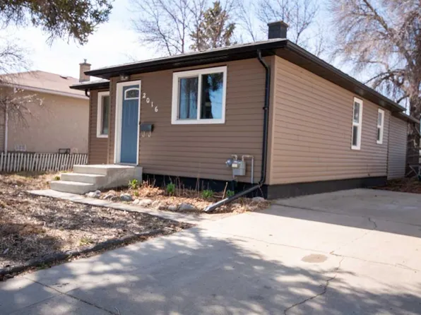 2016 E 22nd St, Coaldale, AB T1M 1J1