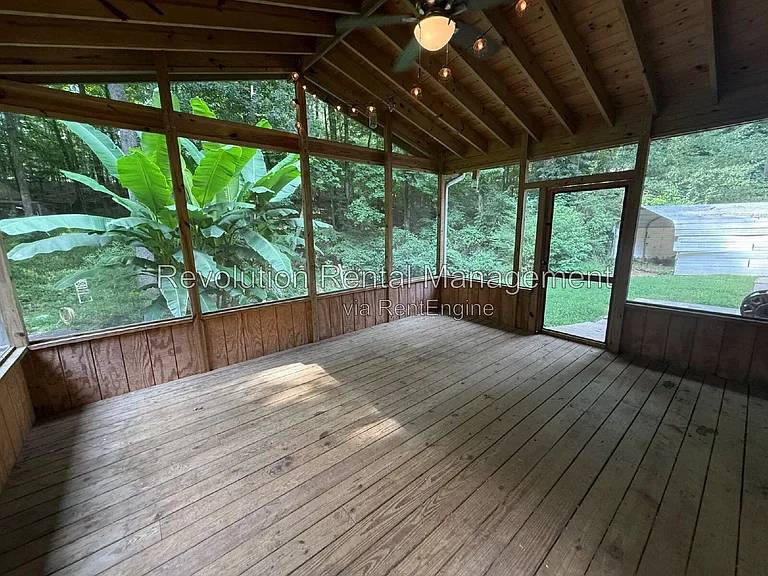 115 Hickory Ave — Photo 14