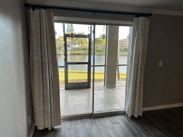 6315 Newtown Cir #15A1, Tampa, FL 33615