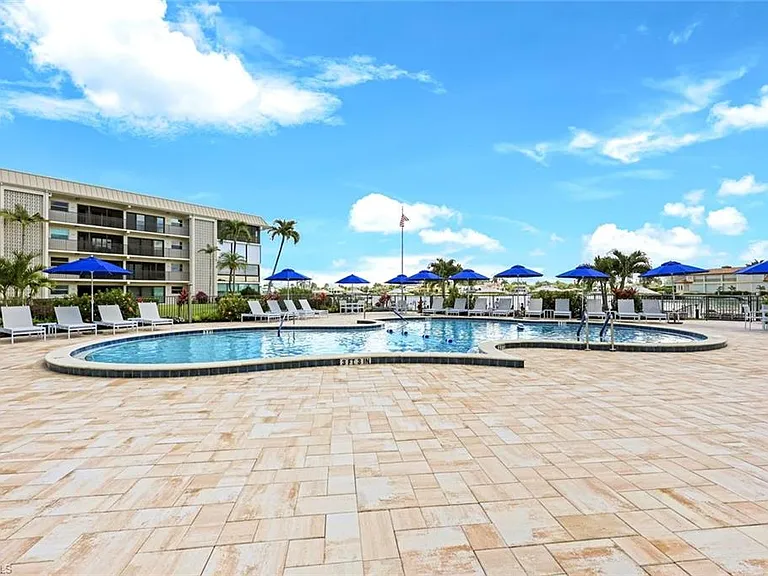 3200 Gulf Shore Blvd N #112 — Photo 25