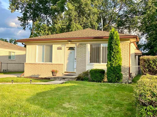 22418 Milner St, Saint Clair Shores, MI 48081